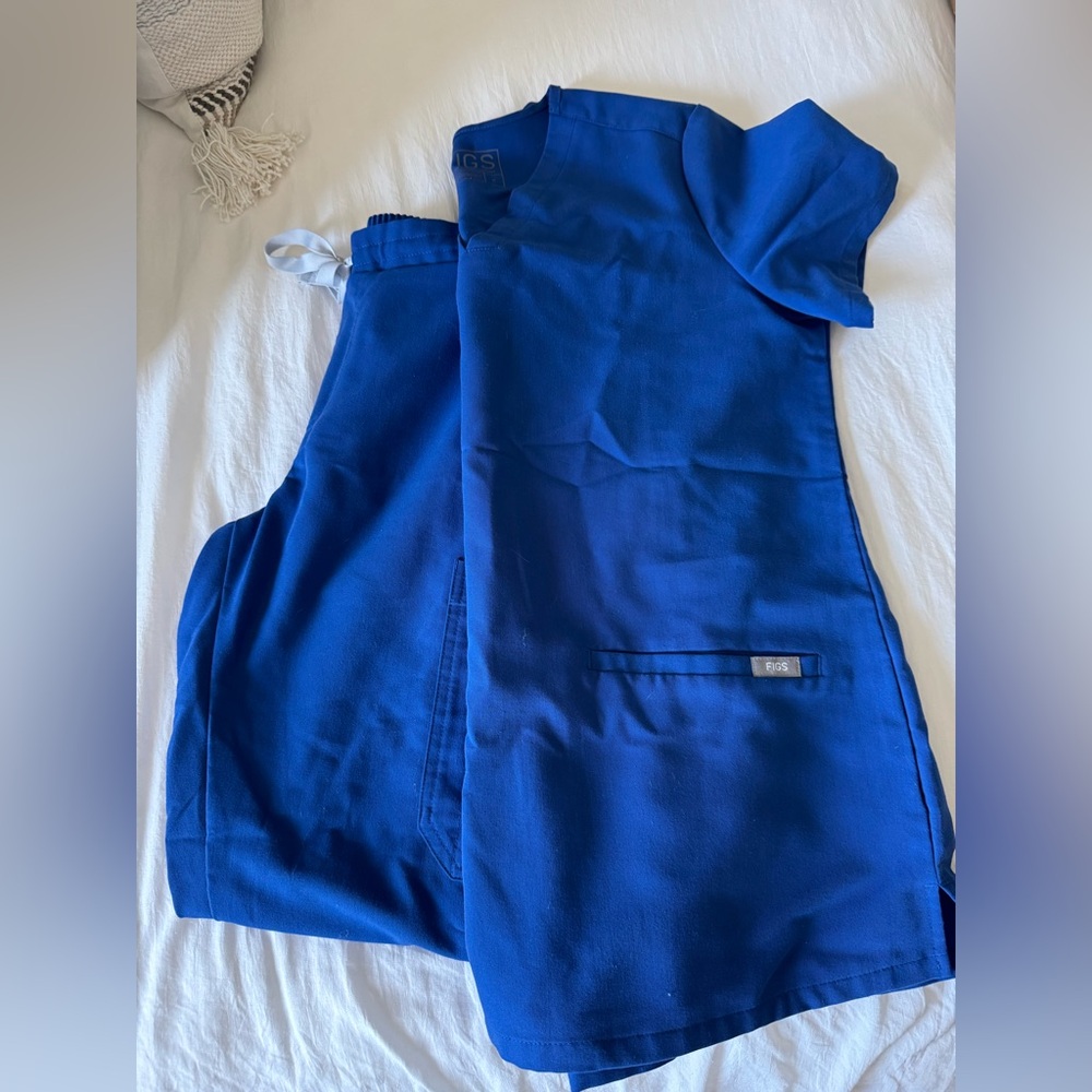 FIGS Royal Blue Scrub Top & bottom